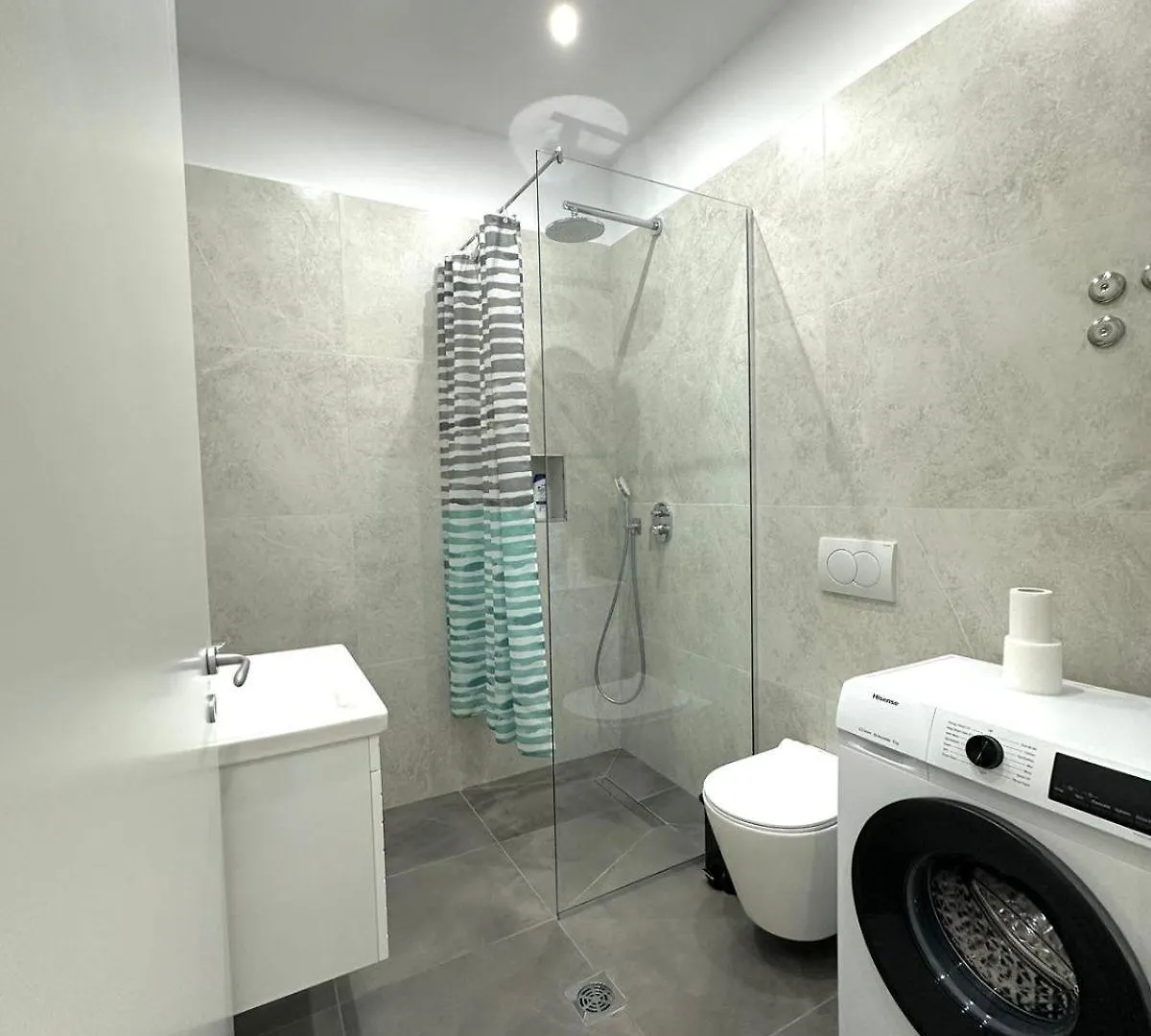アパート Adara Aparthotel Shkodër