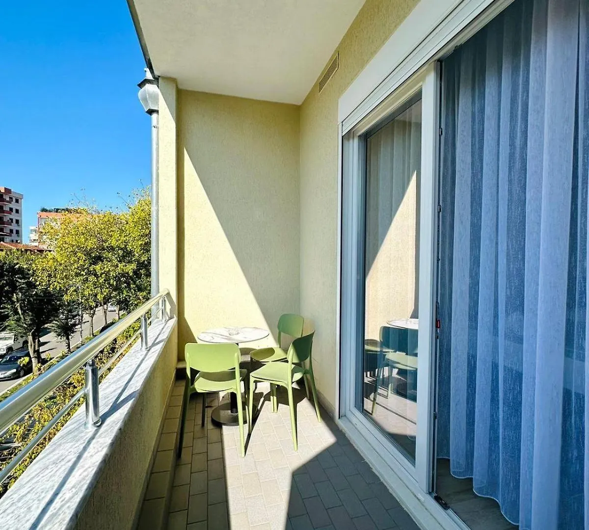 Adara Aparthotel Shkodër アパート