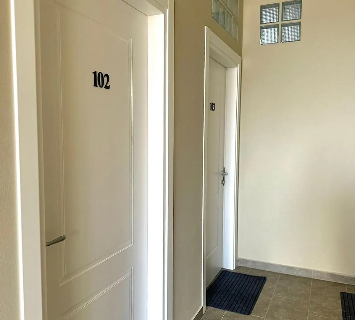 Adara Aparthotel Shkodër アパート