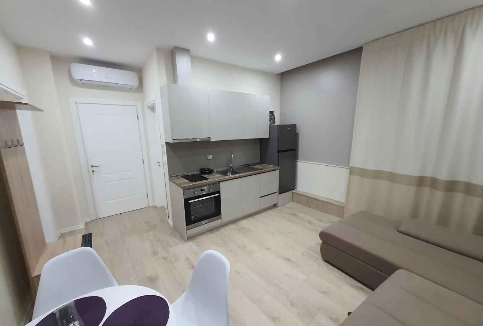 アパート Adara Aparthotel Shkodër