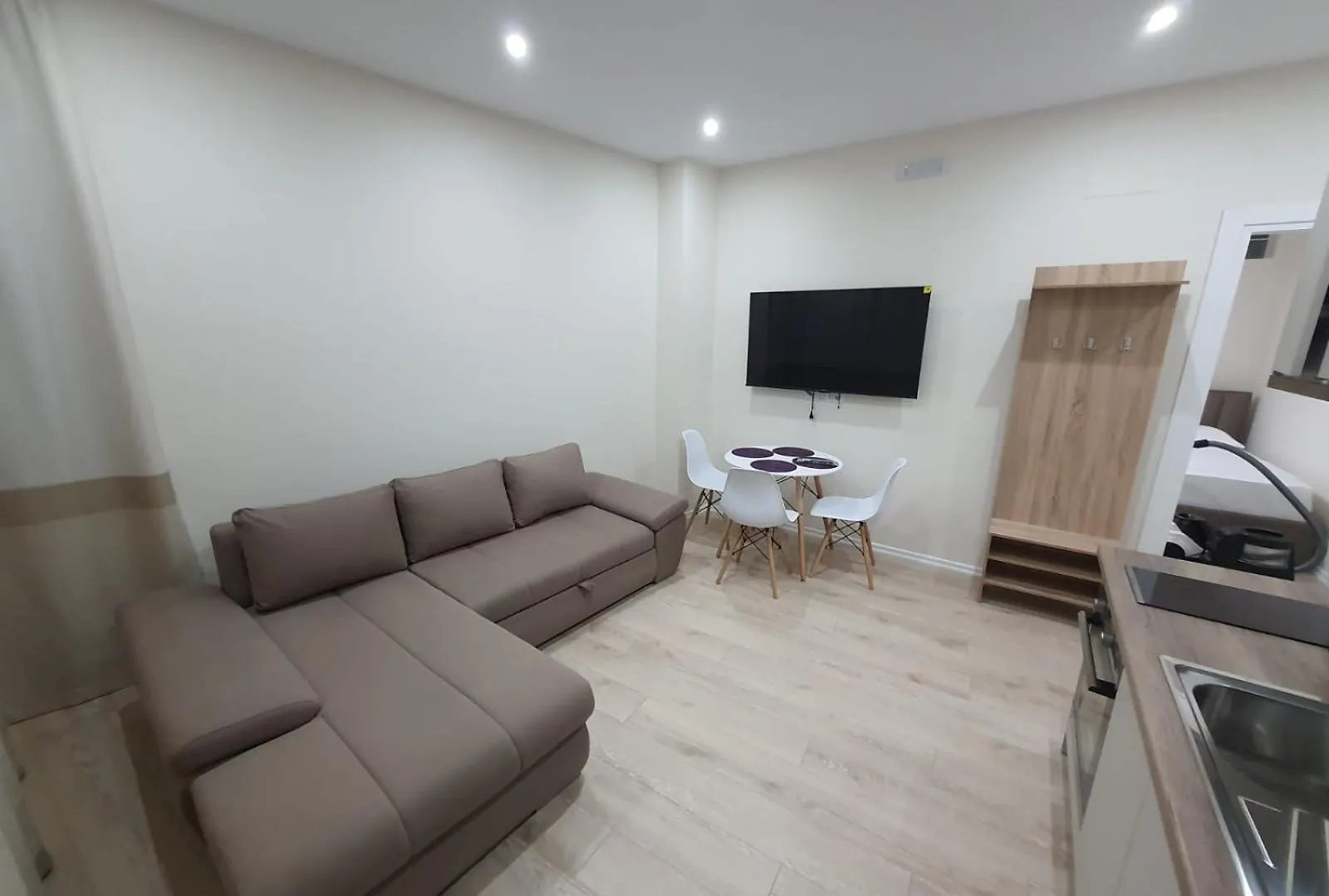 Adara Aparthotel Shkodër アルバニア
