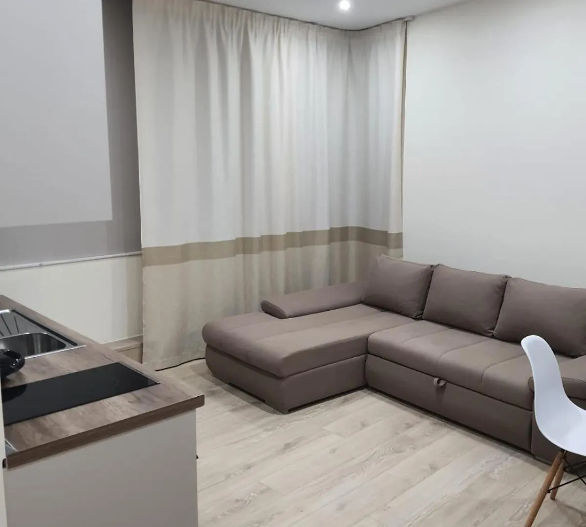 アパート Adara Aparthotel Shkodër